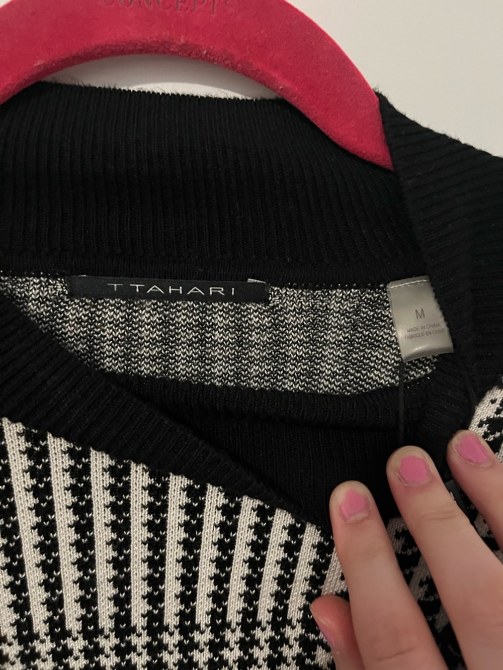Tahari Black and White Houndstooth Knit Pullover - Picture 6 of 6